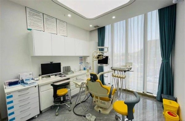 深圳爾匯德鄰口腔門診部環境圖3
